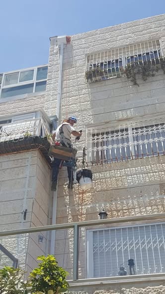 עובדים מקצועיים בגובה